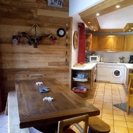 Апартаменты Spacieux Duplex Meribel Mottaret Avec Parking Et Balcons Ouest